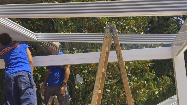 Ampliando espacios: balcones acristalados para una sensaci&oacute;n de amplitud